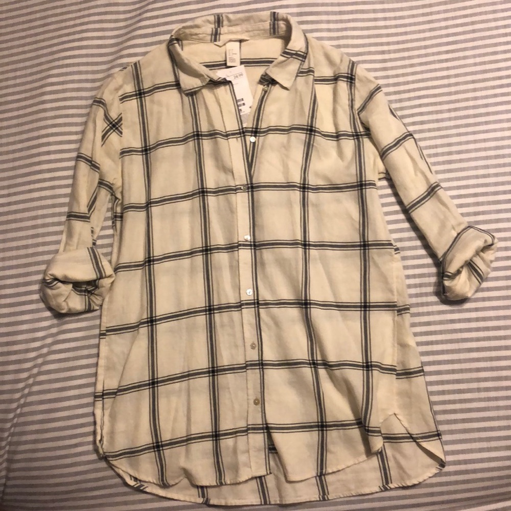 H&M button up top. Size 8. Brand new with tags.